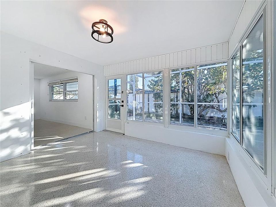 出租: $3,400 (3 贝兹, 2 浴室, 1263 平方英尺)