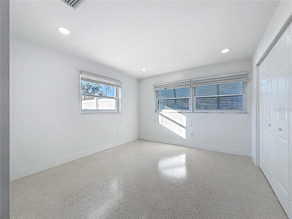 出租: $3,400 (3 贝兹, 2 浴室, 1263 平方英尺)