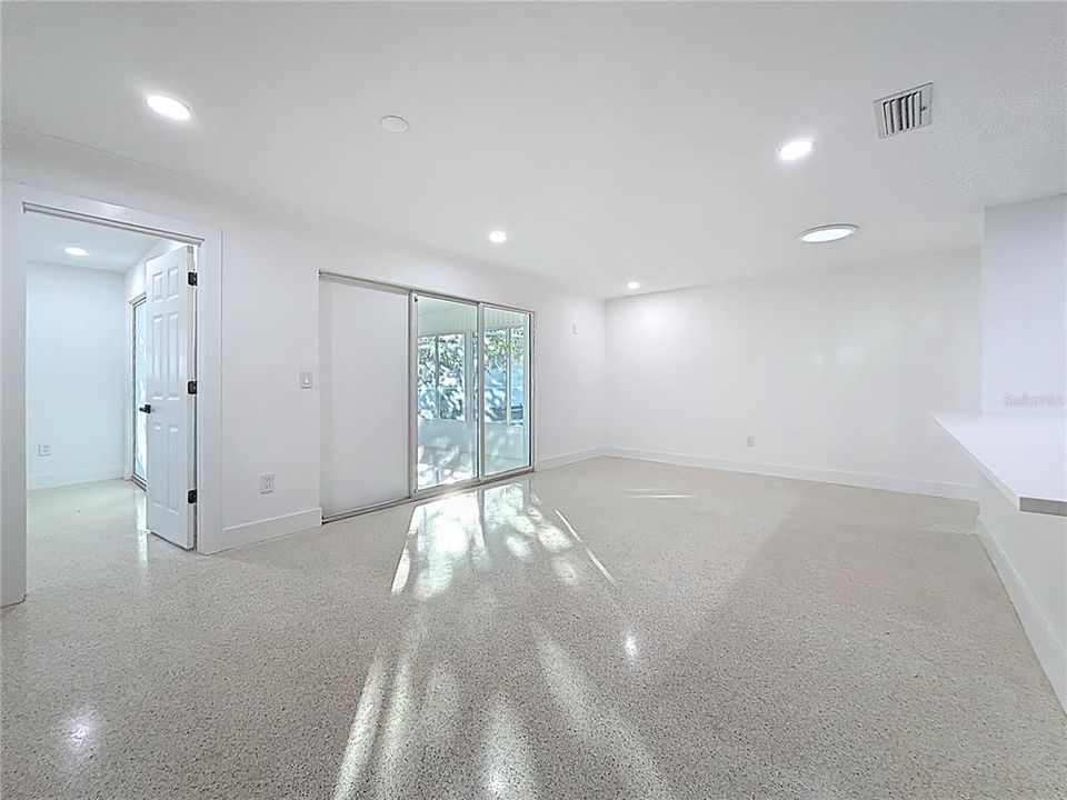 出租: $3,400 (3 贝兹, 2 浴室, 1263 平方英尺)