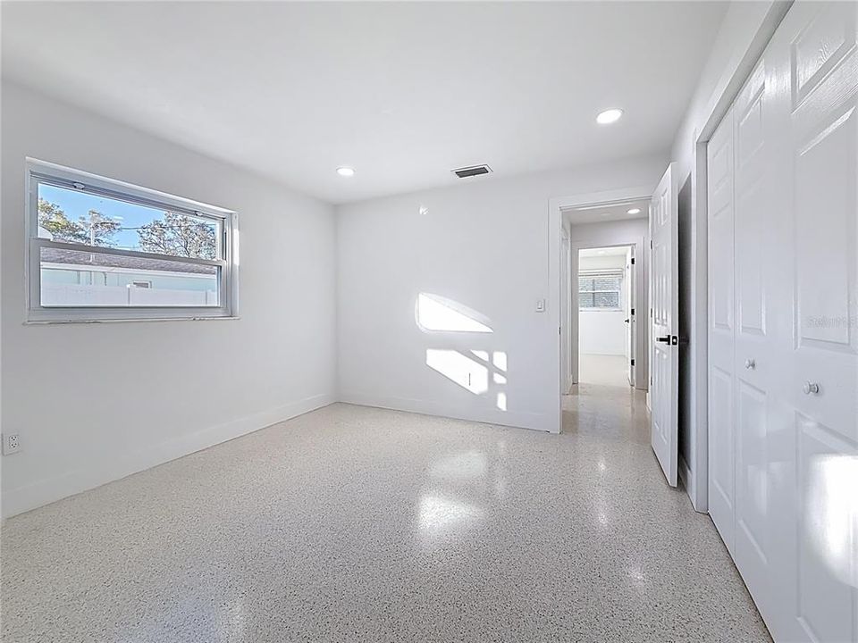 出租: $3,400 (3 贝兹, 2 浴室, 1263 平方英尺)