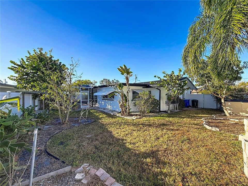 出租: $3,400 (3 贝兹, 2 浴室, 1263 平方英尺)