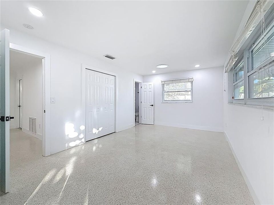 出租: $3,400 (3 贝兹, 2 浴室, 1263 平方英尺)