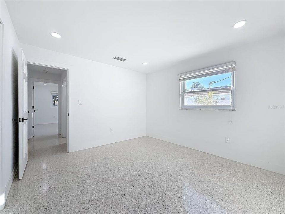 出租: $3,400 (3 贝兹, 2 浴室, 1263 平方英尺)