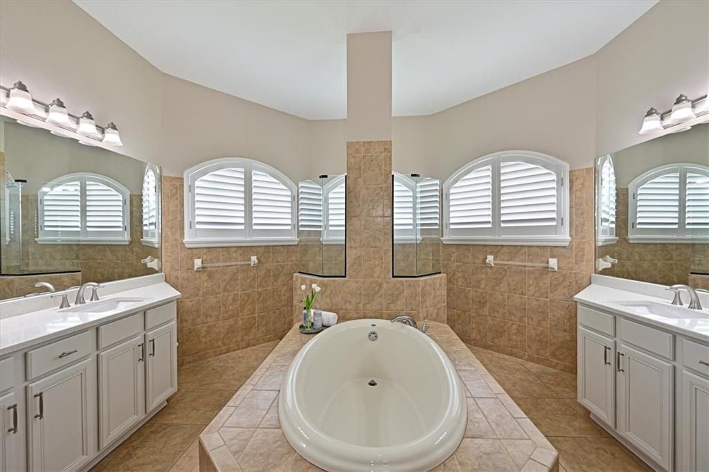 На продажу: $759,900 (4 спален, 3 ванн, 2612 Квадратных фут)