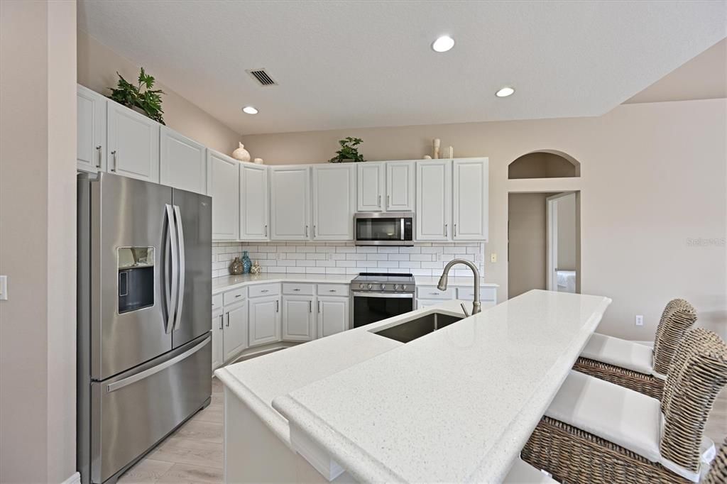 На продажу: $759,900 (4 спален, 3 ванн, 2612 Квадратных фут)