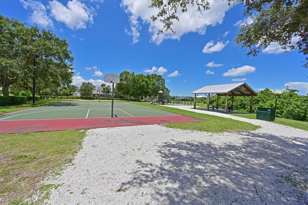 На продажу: $759,900 (4 спален, 3 ванн, 2612 Квадратных фут)