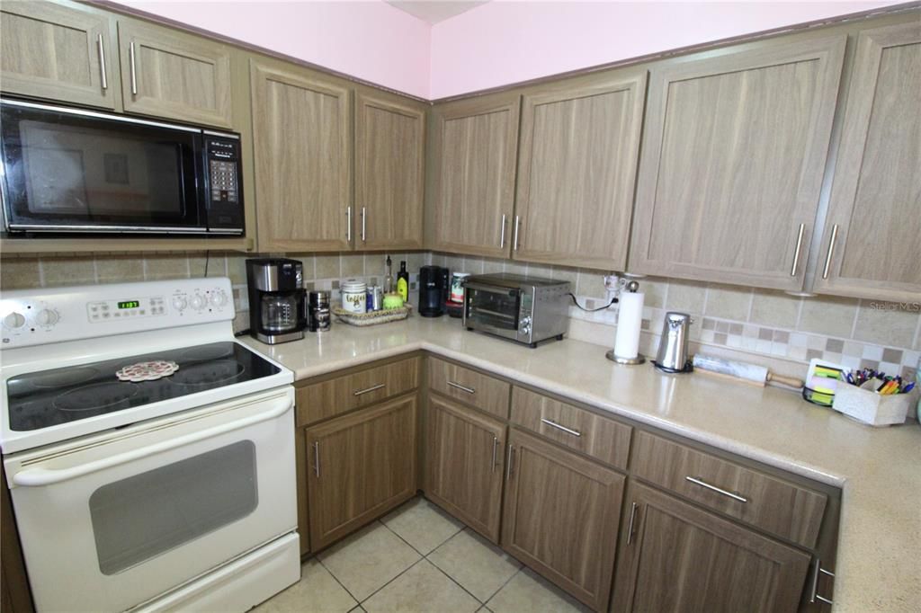 На продажу: $365,000 (3 спален, 2 ванн, 1234 Квадратных фут)