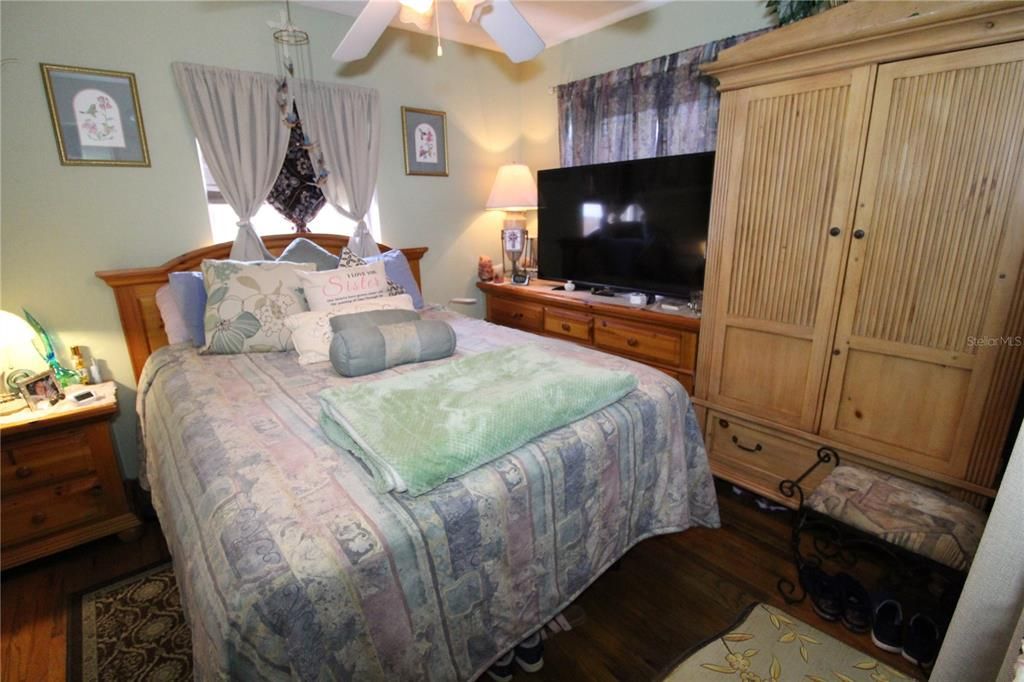 На продажу: $365,000 (3 спален, 2 ванн, 1234 Квадратных фут)