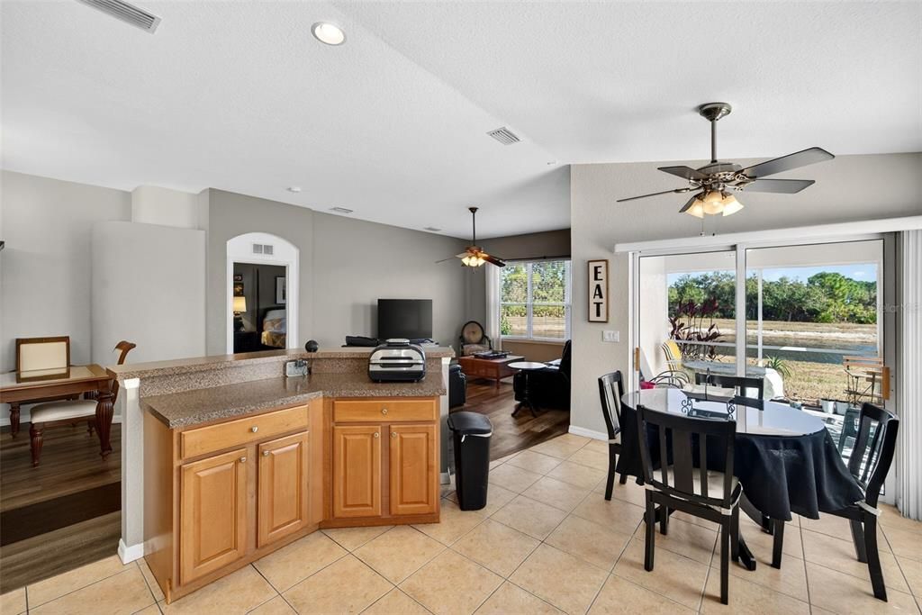 En Venta: $349,900 (3 camas, 2 baños, 1696 Pies cuadrados)