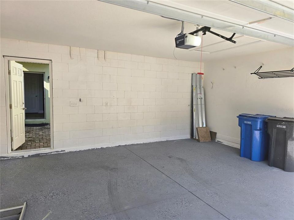 For Sale: $365,000 (2 beds, 2 baths, 1292 Square Feet)