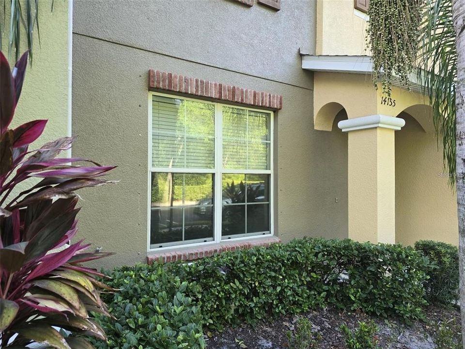 For Sale: $365,000 (2 beds, 2 baths, 1292 Square Feet)