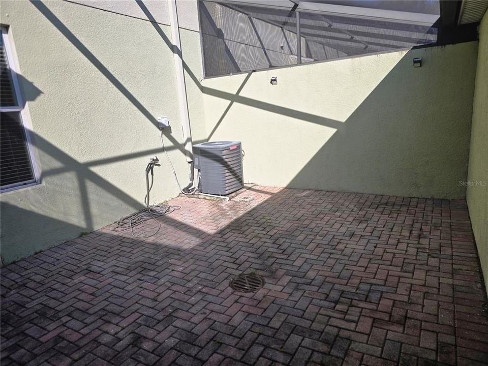 For Sale: $365,000 (2 beds, 2 baths, 1292 Square Feet)