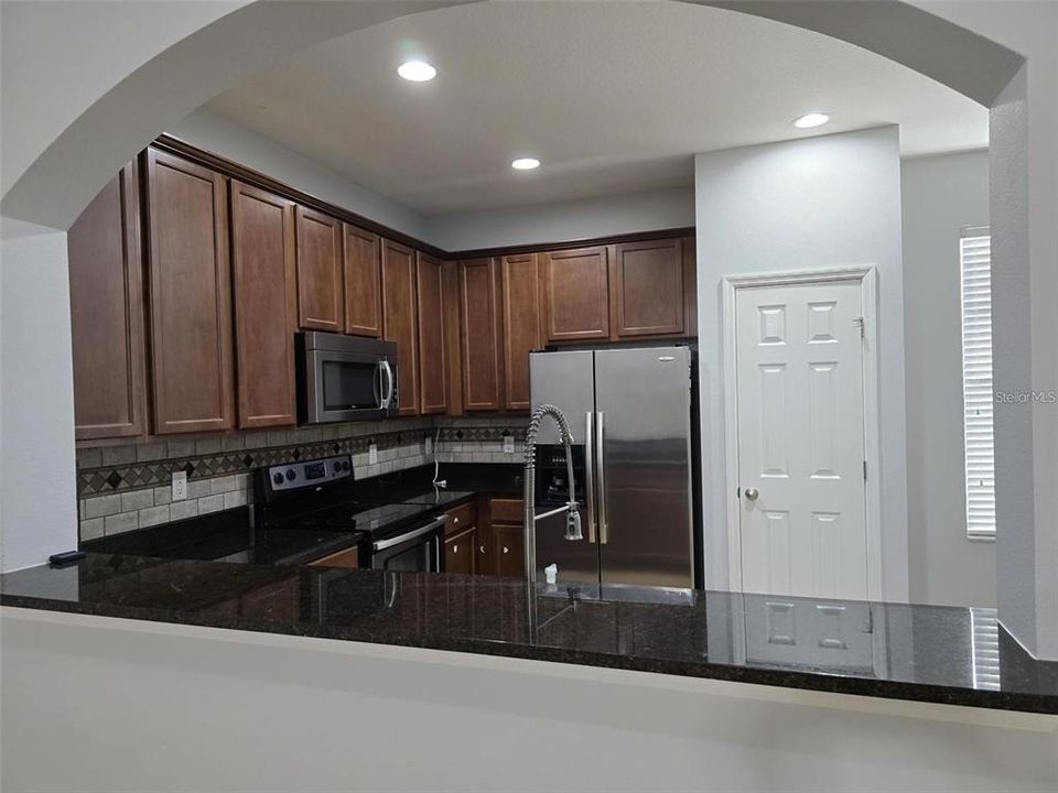 For Sale: $365,000 (2 beds, 2 baths, 1292 Square Feet)