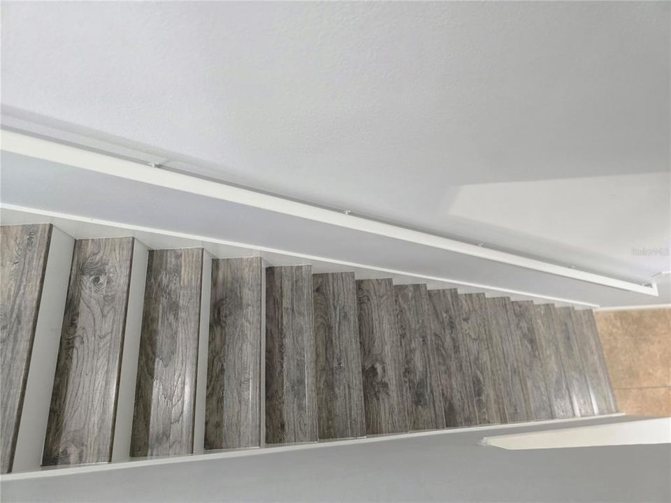 For Sale: $365,000 (2 beds, 2 baths, 1292 Square Feet)