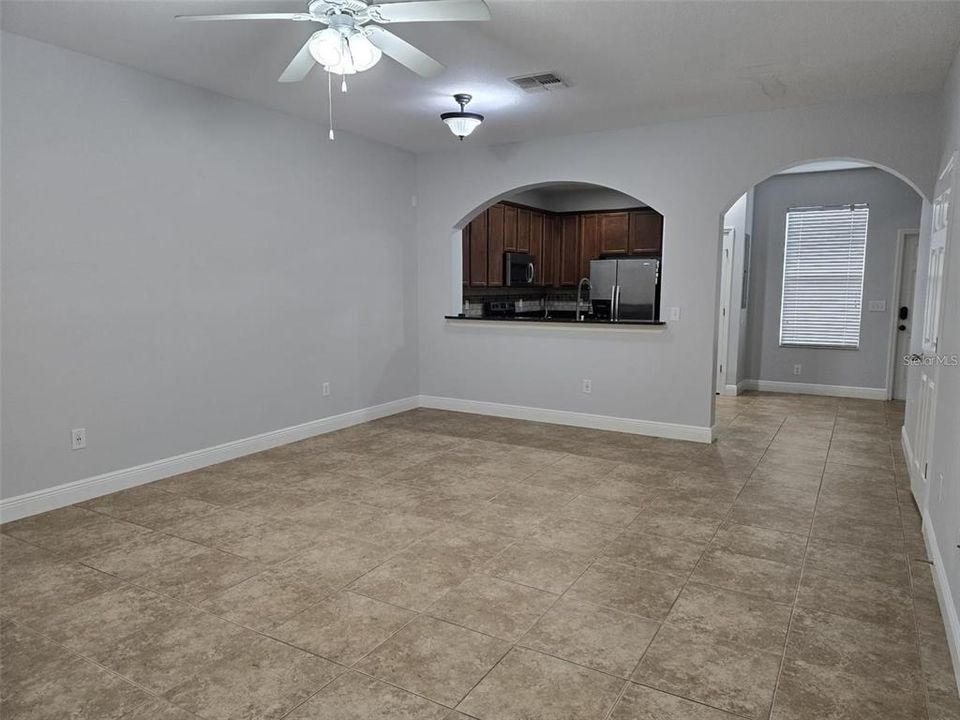 For Sale: $365,000 (2 beds, 2 baths, 1292 Square Feet)