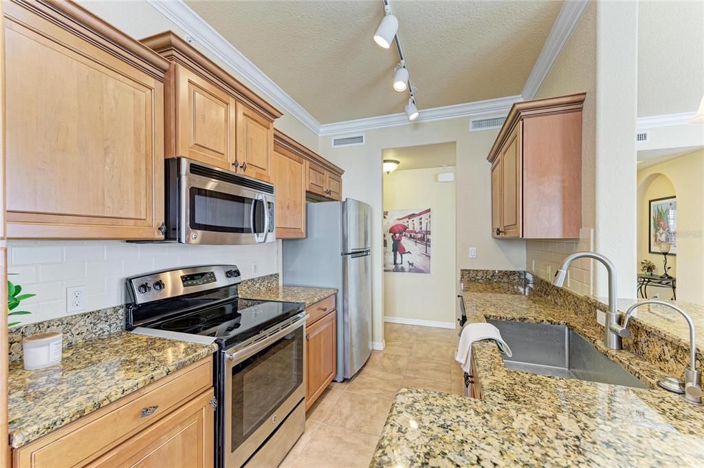 For Sale: $290,000 (2 beds, 2 baths, 1527 Square Feet)