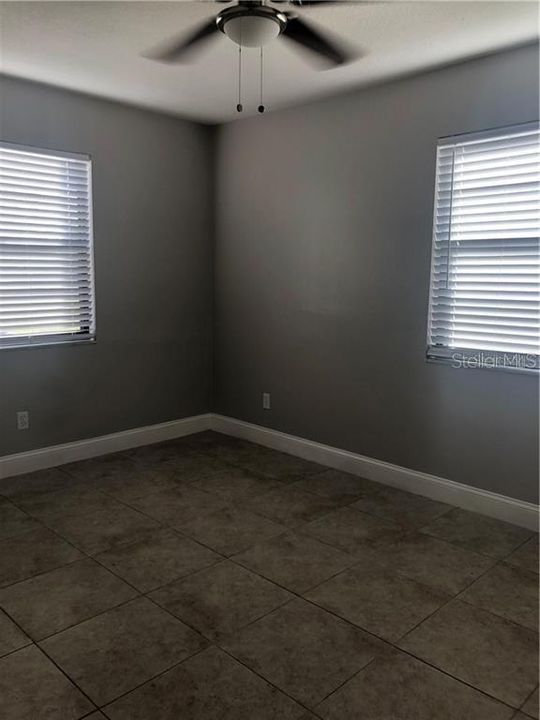 出租: $1,599 (2 贝兹, 2 浴室, 978 平方英尺)