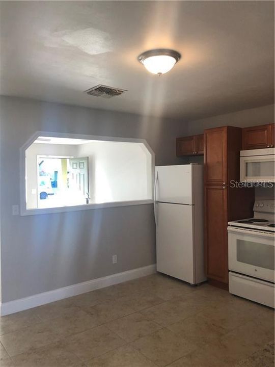 出租: $1,599 (2 贝兹, 2 浴室, 978 平方英尺)