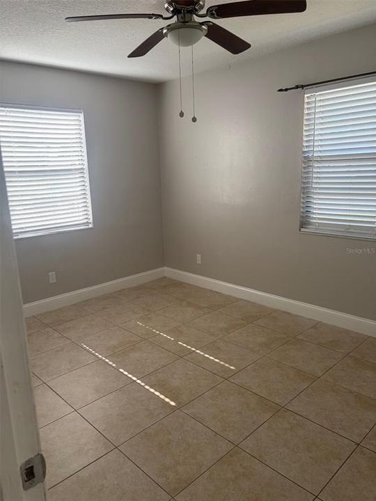 出租: $1,599 (2 贝兹, 2 浴室, 978 平方英尺)