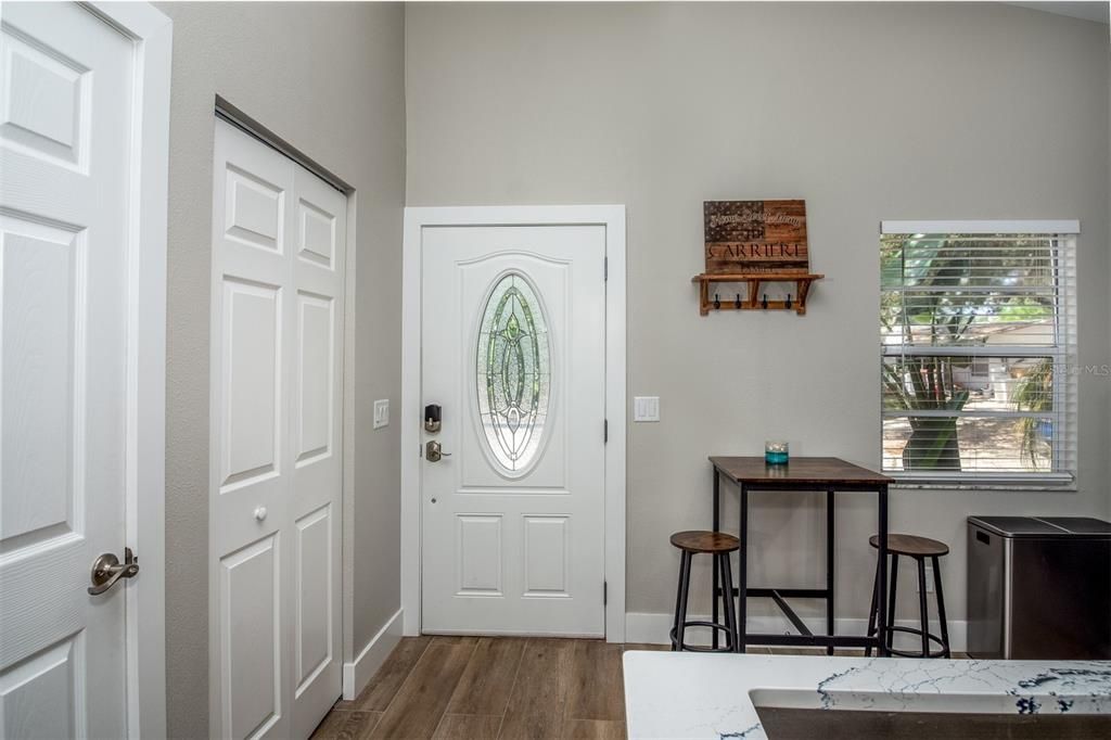 For Rent: $2,800 (3 beds, 2 baths, 1277 Square Feet)