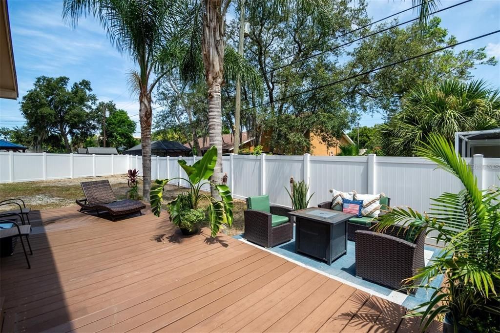 For Rent: $2,800 (3 beds, 2 baths, 1277 Square Feet)