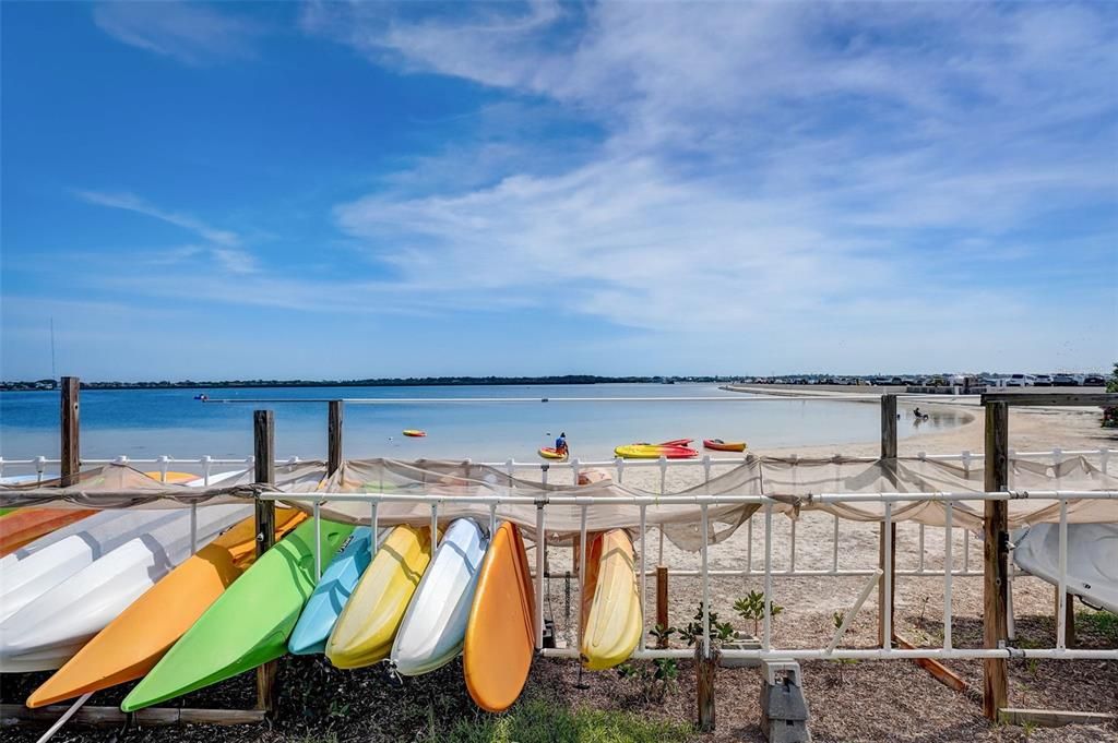 For Rent: $2,800 (3 beds, 2 baths, 1277 Square Feet)