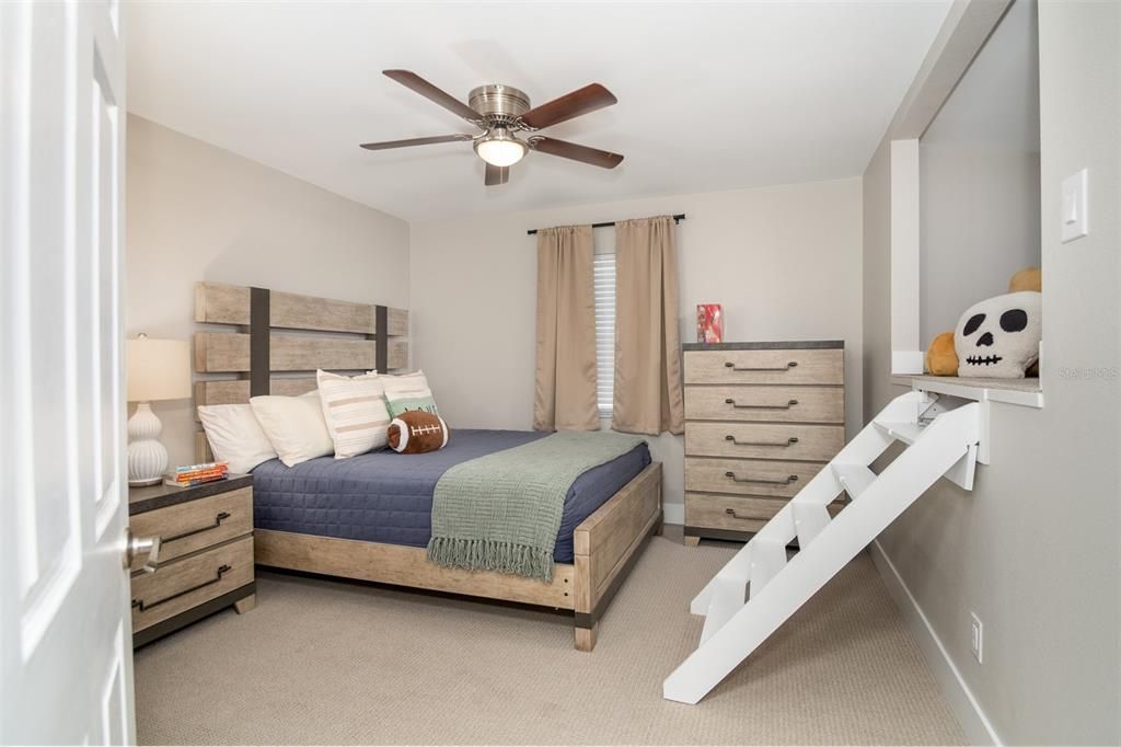 For Rent: $2,800 (3 beds, 2 baths, 1277 Square Feet)