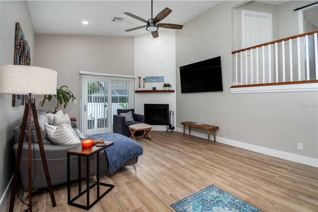 For Rent: $2,800 (3 beds, 2 baths, 1277 Square Feet)