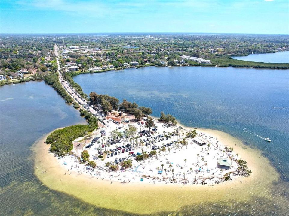 For Rent: $2,800 (3 beds, 2 baths, 1277 Square Feet)