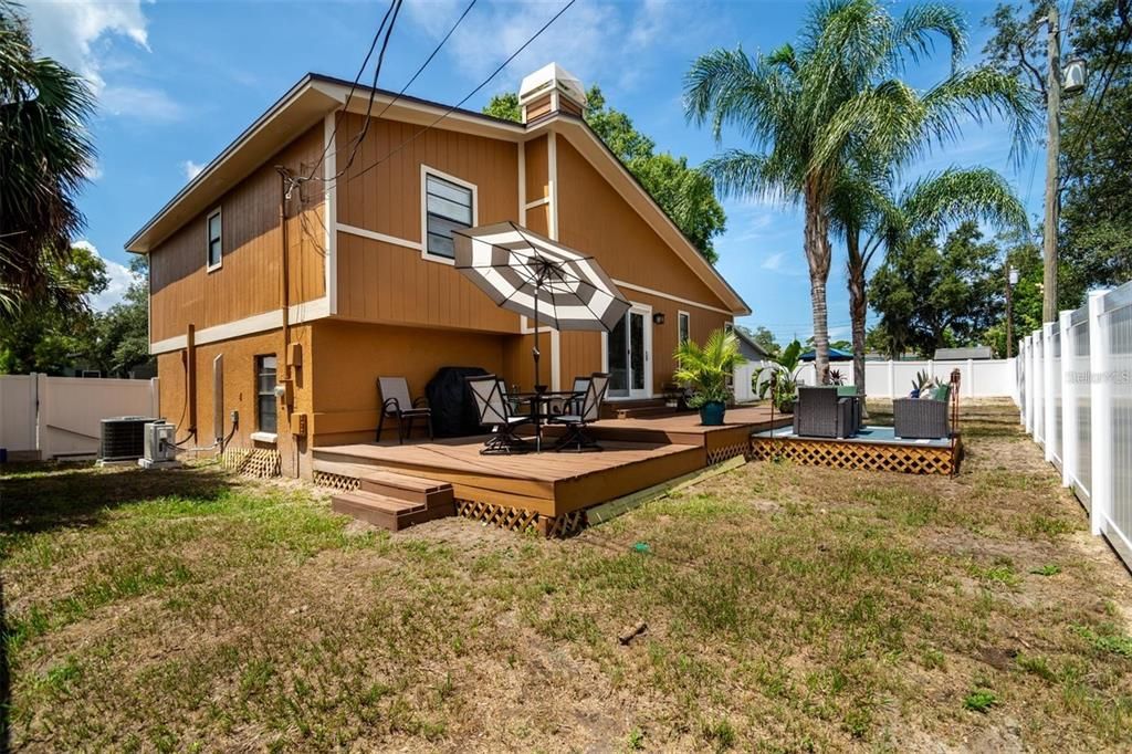 For Rent: $2,800 (3 beds, 2 baths, 1277 Square Feet)