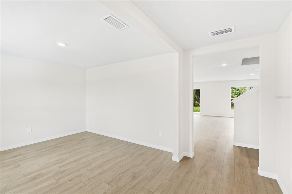 For Rent: $2,800 (5 beds, 3 baths, 2616 Square Feet)