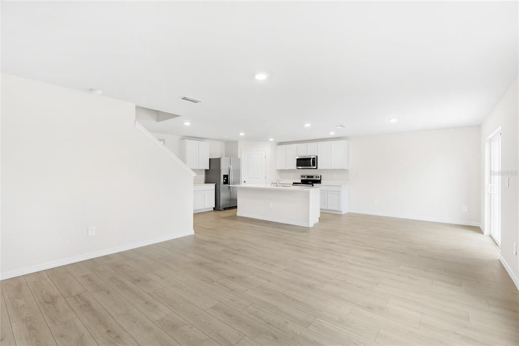 For Rent: $2,800 (5 beds, 3 baths, 2616 Square Feet)