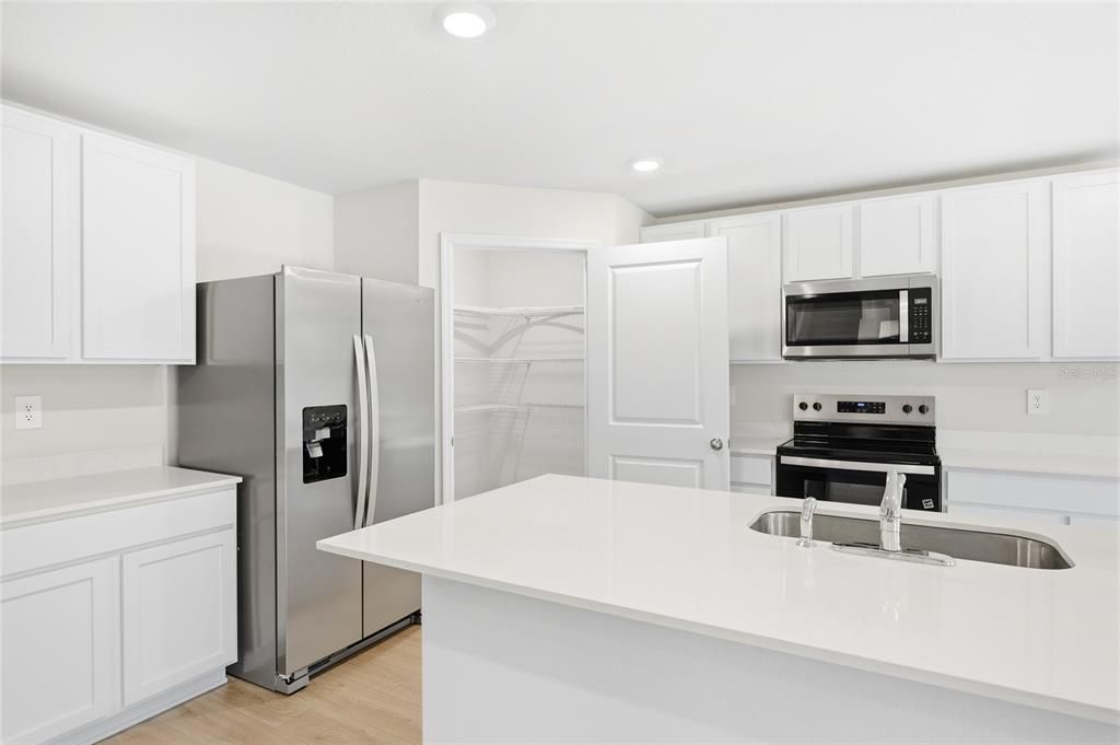 For Rent: $2,800 (5 beds, 3 baths, 2616 Square Feet)