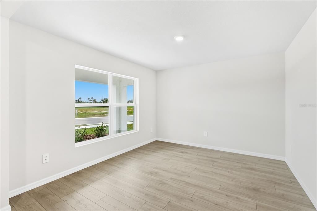 For Rent: $2,800 (5 beds, 3 baths, 2616 Square Feet)