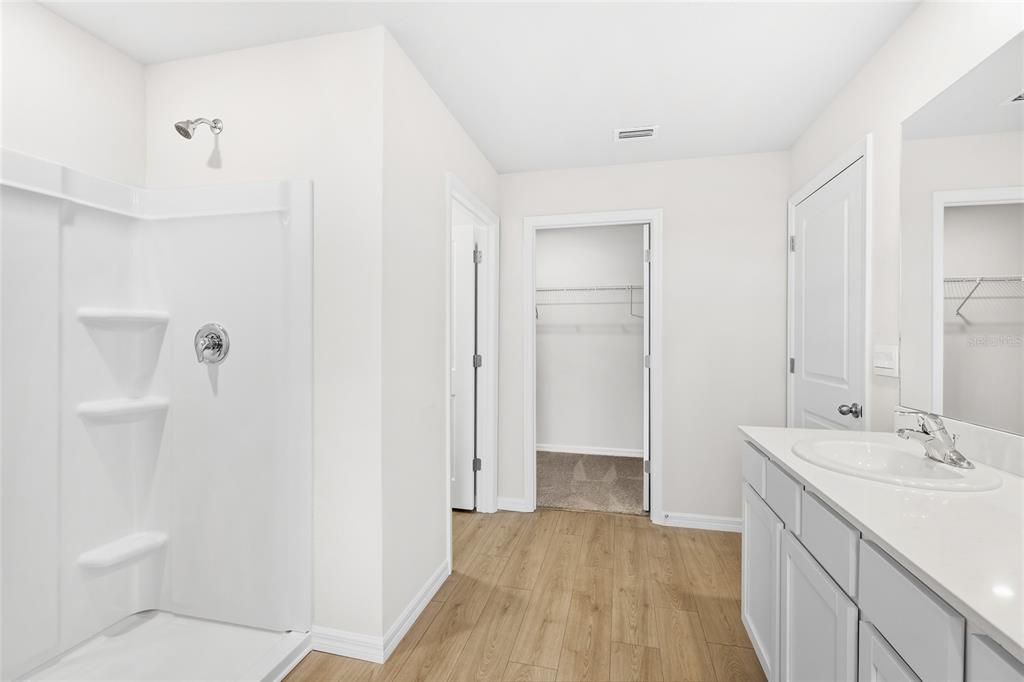 For Rent: $2,800 (5 beds, 3 baths, 2616 Square Feet)