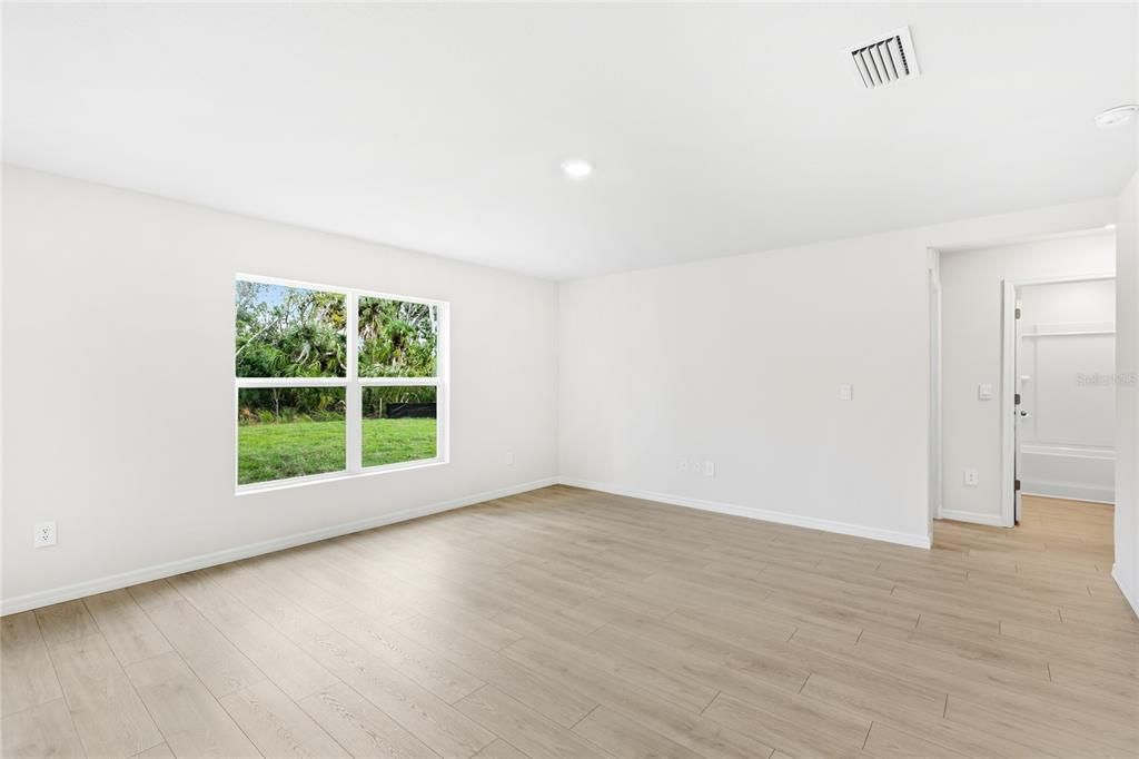 For Rent: $2,800 (5 beds, 3 baths, 2616 Square Feet)