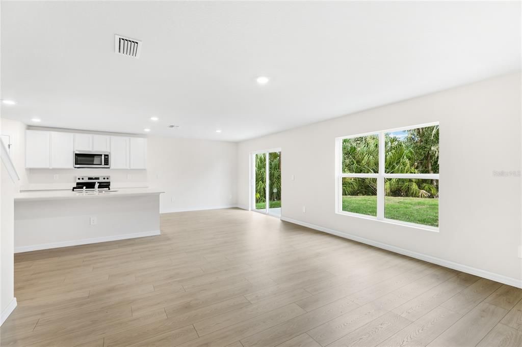 For Rent: $2,800 (5 beds, 3 baths, 2616 Square Feet)