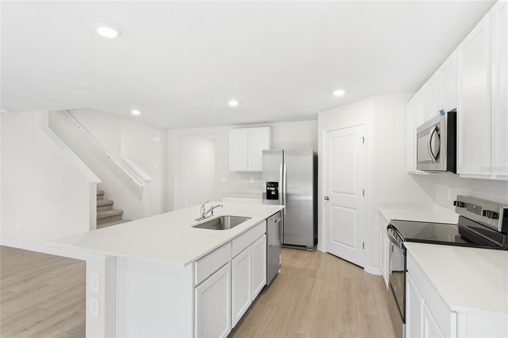 For Rent: $2,800 (5 beds, 3 baths, 2616 Square Feet)