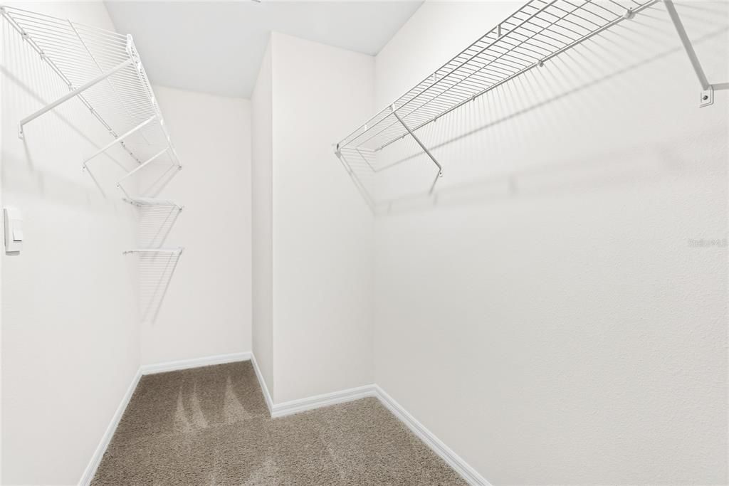 For Rent: $2,800 (5 beds, 3 baths, 2616 Square Feet)