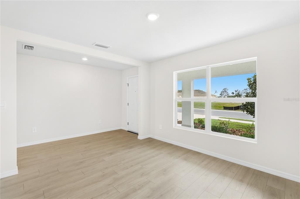 For Rent: $2,800 (5 beds, 3 baths, 2616 Square Feet)