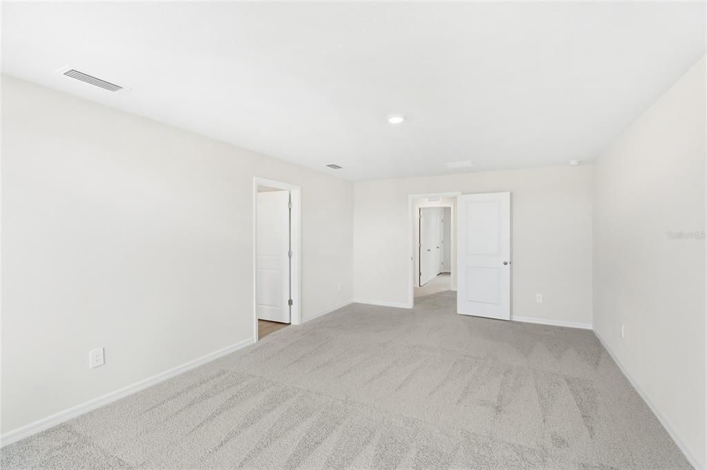 For Rent: $2,800 (5 beds, 3 baths, 2616 Square Feet)