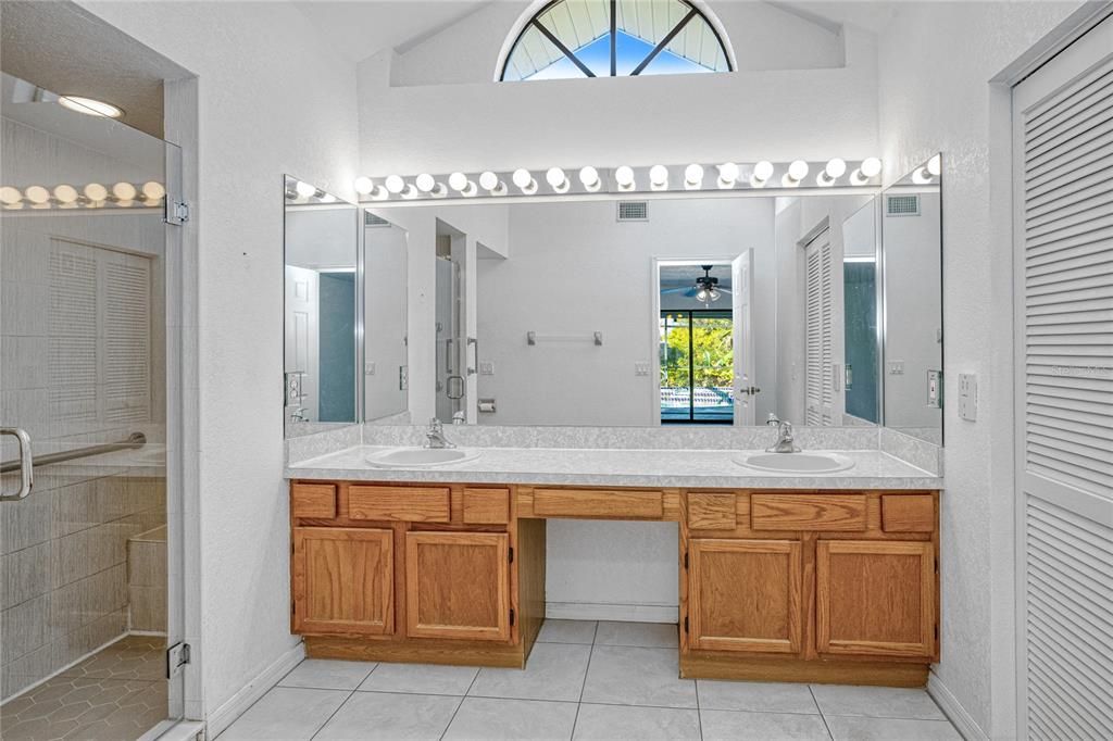 На продажу: $370,000 (3 спален, 2 ванн, 1792 Квадратных фут)