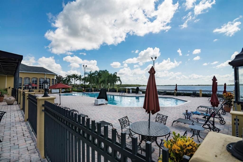 En Venta: $559,000 (2 camas, 2 baños, 2227 Pies cuadrados)