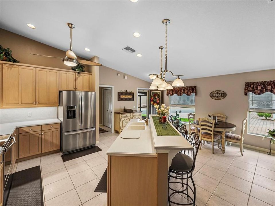 En Venta: $559,000 (2 camas, 2 baños, 2227 Pies cuadrados)