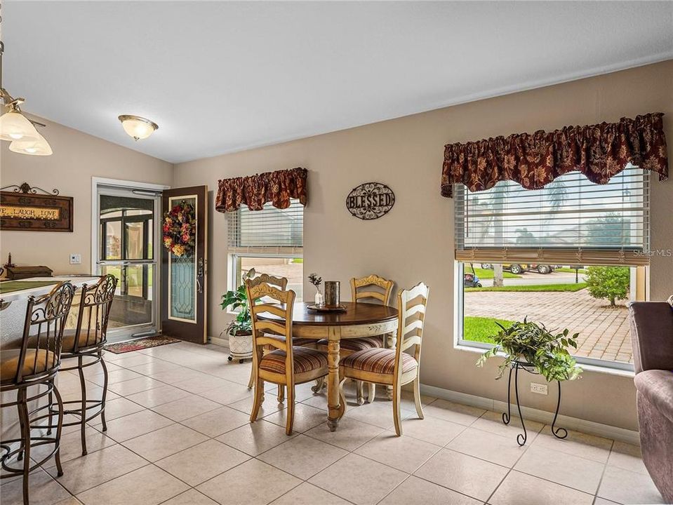 En Venta: $559,000 (2 camas, 2 baños, 2227 Pies cuadrados)