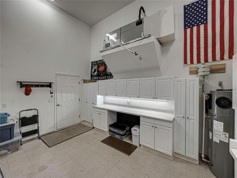 En Venta: $559,000 (2 camas, 2 baños, 2227 Pies cuadrados)