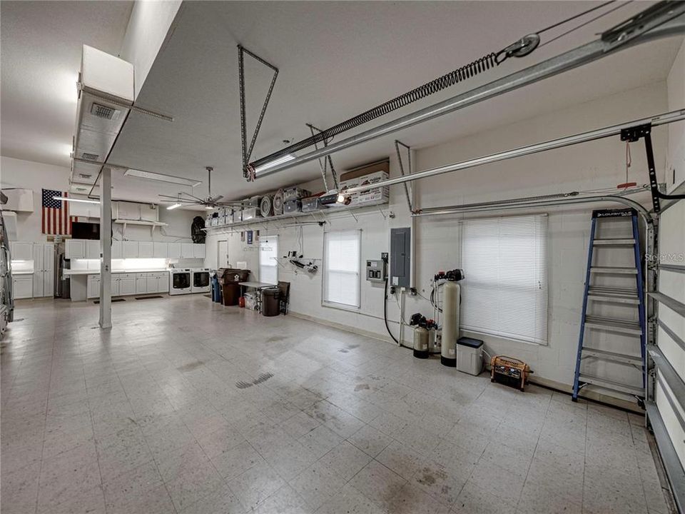 En Venta: $559,000 (2 camas, 2 baños, 2227 Pies cuadrados)