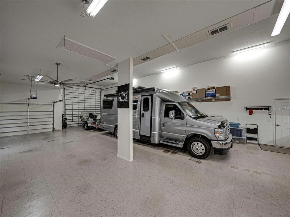 En Venta: $559,000 (2 camas, 2 baños, 2227 Pies cuadrados)