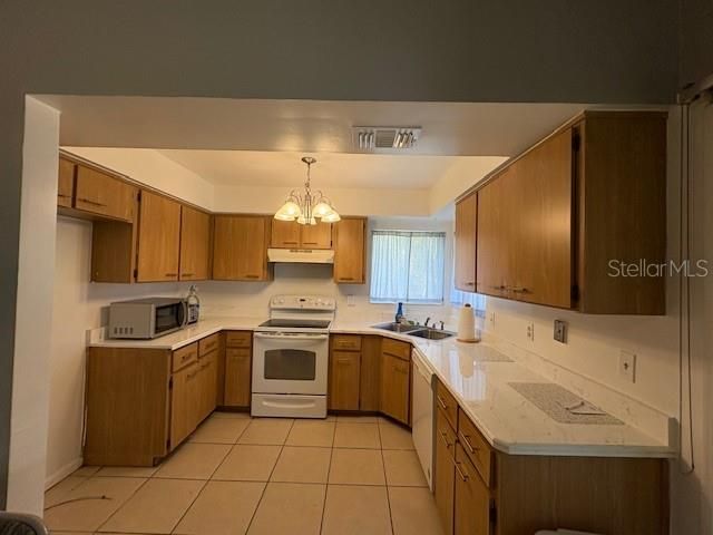 待售: $299,000 (3 贝兹, 2 浴室, 1563 平方英尺)