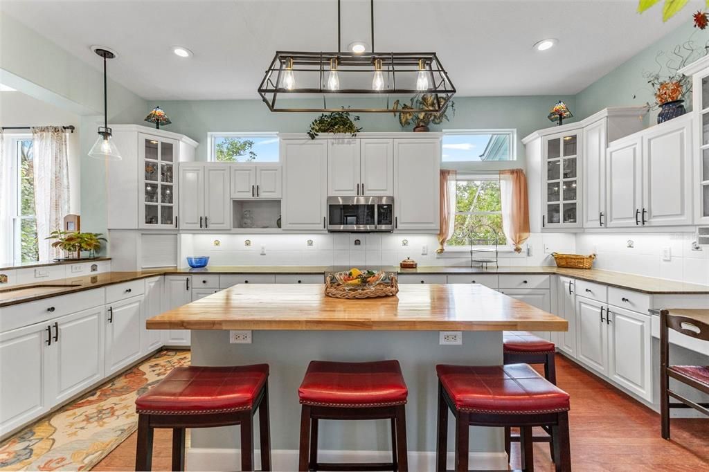 En Venta: $2,170,000 (4 camas, 3 baños, 2838 Pies cuadrados)